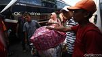 Rindu Kampung, Pemudik Padati Terminal Kalideres