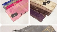 Chanel mengeluarkan hijab yang dibuat dari bahan kasmir dan juga serat logam. Harganya mencapai USD 1.075 atau setara Rp 15,4 juta! Istimewa/brandedgirls.com.