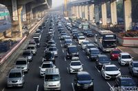 Tol Jakarta-Cikampek Padat Merayap