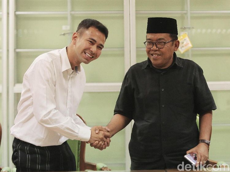 Raffi Ahmad Minta Maaf di Kantor MUI