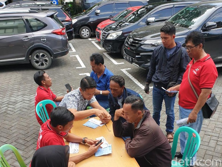 Jelang Lebaran, Warga Surabaya Abaikan Urus Surat Tilang Jelang Lebaran, Warga Surabaya Abaikan Urus Surat Tilang
