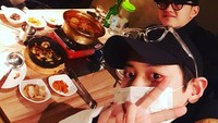 Bareng Chanyeol hingga Kai, acara makan malam dengan ramen hingga daging BBQ khas Korea membuat suasana ngumpul mereka semakin seru. Foto: Istimewa