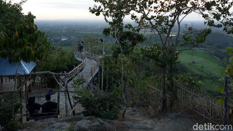Objek wisata Puncak Sosok yang tengah naik daun di Bantul (Pradito Rida Pertana/detikcom) Objek wisata Puncak Sosok yang tengah naik daun di Bantul (Pradito Rida Pertana/detikcom)