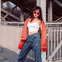 Gayanya yang hypebeast juga disukai oleh belasan ribu pengikutnya di media sosial Instagram. Foto: Instagram @chloe.nke