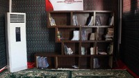 Tak kalah menarik, pos pelayanan di Gresik juga menyediakan perpustakaan mini bagi para pemudik yang singgah untuk beristirahat di area sekitar Gresik.