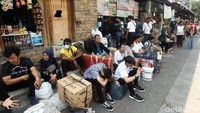 Terminal Grogol menjadi terminal bantuan untuk mengangkut warga yang ingin bermudik dari wilayah Jakarta Barat itu.
