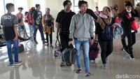 Pemudik mulai memadati terminal.