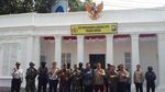 Unik! Pos PAM di Gresik Dihias Jadi Rumah Adat Hingga Istana Negara