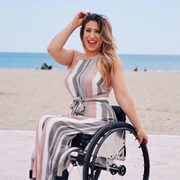 Sementara temannya yang mengendarai mobil hanya mengalami luka ringan, Chelsie diberitahu dokter bahwa ia tidak akan bisa berjalan lagi. “Aku tidak benar-benar percaya padanya.  Bagaimana bisa orang asing ini masuk dan memberi tahu saya hal paling gila yang pernah saya dengar? Aku tidak hanya ingin berjalan, aku seorang penari,” terang Chelsie. Foto: Dok. Instagram