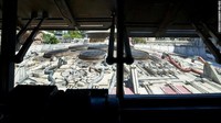 Ini pemandangan bagian luar Black Spire Outpost, tempat bersinggahnya Millenium Falcon. 