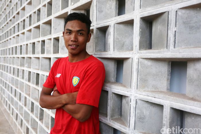 Lalu Muhammad Zohri Lalu Muhammad Zohri adalah pelari asal Indonesia. Dia berhasil meraih medali emas dan menjadi juara dunia pada Kejuaraan Dunia Atletik Junior 2018 yang berlangsung di Tampere, Finlandia.