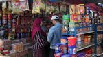 Pasar Kue di Ciracas Diserbu Pembeli Jelang Lebaran
