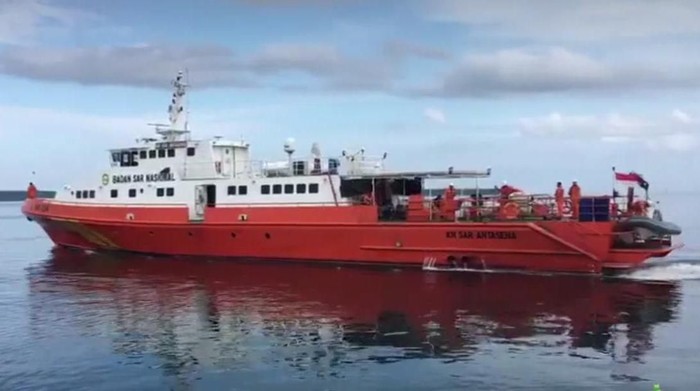 kapal basarnas makassar