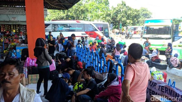 Pemudik Mulai Padati Terminal Kp Rambutan, Paling Banyak Tujuan Sumatera