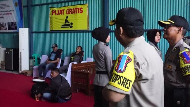Dear Pemudik, Ada WiFi-Pijat Gratis di Jembatan Timbang Indramayu