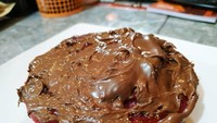 Kudapan fusion ini hadir dengan rasa yang cocok di lidah anak millenial. Surabi khas Indonesia juga enak dipadukan dengan olesan cokelat nutella.  Foto: istimewa