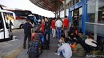 Ribuan Pemudik Padati Terminal Pulogebang Jelang Lebaran