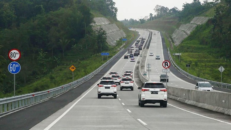 Kapolri: Tol Trans Jawa dan Sumatera Sangat Bantu Kelancaran Mudik Kapolri: Tol Trans Jawa dan Sumatera Sangat Bantu Kelancaran Mudik