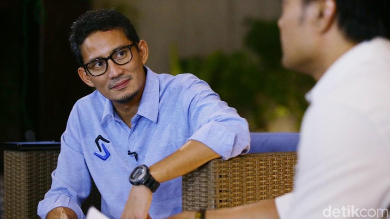 Meski Imbau Pendukung Tak Hadir di MK, Sandi Setuju dengan Aspirasi Massa Demo Meski Imbau Pendukung Tak Hadir di MK, Sandi Setuju dengan Aspirasi Massa Demo