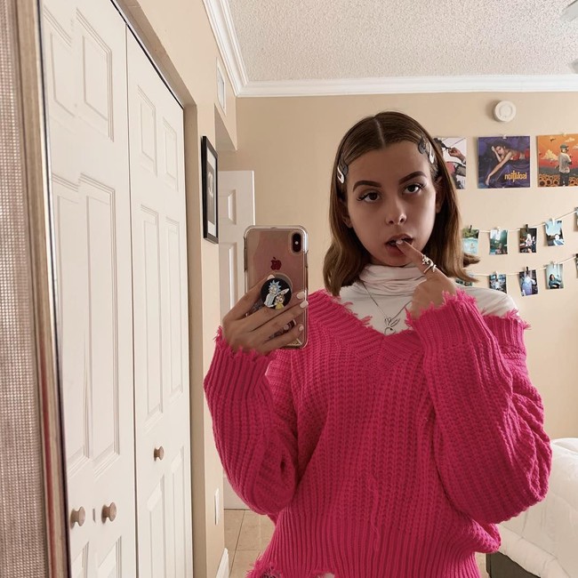 Meski begitu, Arii belum kapok berbisnis dan akan memperbaiki brand-nya. Ini bukan akhir dari brand-ku. Ini hanya masalah kecil dan aku harus mengambil waktu untuk membuat brand-ku lebih baik untuk kalian semua. Terima kasih untuk kalian yang sudah mendukung. Aku sangat mengapresiasi dari lubuk hati, tambah Arii. Foto: Instagram @arii