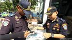 Sebelum Tancap Gas, Bus di Terminal Grogol Jalani Uji Kelayakan