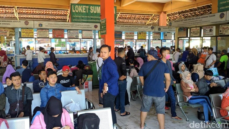 Pemudik Mulai Padati Terminal Kp Rambutan, Paling Banyak Tujuan Sumatera Pemudik Mulai Padati Terminal Kp Rambutan, Paling Banyak Tujuan Sumatera