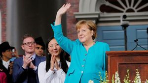 Macron dan Angela Merkel Serukan Penghentian Serangan Turki di Suriah