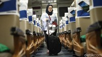 Namun Rizky mengatakan jumlah penumpang hari ini terbilang tinggi dibanding hari sebelumnya. Sejak Kamis (30/5) tercatat lebih dari 20 ribu penumpang telah diberangkatkan dari Stasiun Gambir.