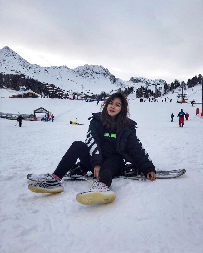 Kenalan dengan Chloe Ng, selebgram tajir asal Singapura yang kerap tampil memesona dengan gaya hidup mewahnya. Foto: Instagram @chloe.nke