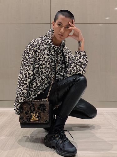 Model Malaysia Dihujat karena Pamer Foto Hanya Pakai Handuk Saat Puasa