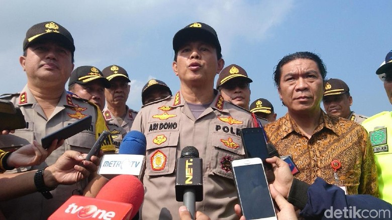 Wakapolri Pantau Arus Mudik di Merak, Pemudik Sepeda Motor Naik 200 Persen Wakapolri Pantau Arus Mudik di Merak, Pemudik Sepeda Motor Naik 200 Persen