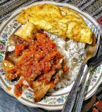 Tebus Kangen Surabaya dengan Santap Sate Kelopo hingga Lontong Balap