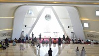 Masjid Al Safar di Rest Area Tol Km 88 dituding punya simbol Illuminati karena ada unsur segitiga dan lingkaran. Sang arsitek yang juga Gubernur Jabar Ridwan Kamil lantas menjelaskannya panjang lebar. (Dok. Istimewa)