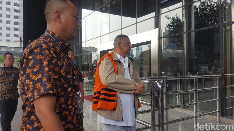 Sofyan Basir Kembali Diperiksa KPK Sofyan Basir Kembali Diperiksa KPK