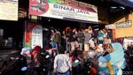 Antusias Warga Berburu Tiket Bus Untuk Mudik Lebaran