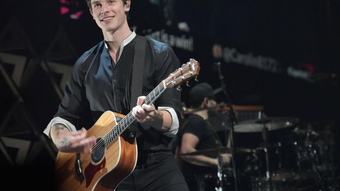 Shawn Mendes yang nggak sungkan ngaku punya gangguan kecemasan. Foto: Getty Images Shawn Mendes yang nggak sungkan ngaku punya gangguan kecemasan. Foto: Getty Images