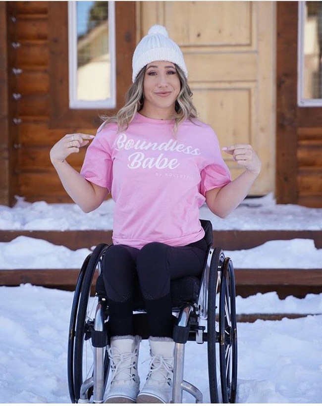Chelsie menyadari bahwa mimpinya tentang karier tari profesional belum berakhir.  Dia memulai E.P.I.C., proyek untuk membantu pengguna kursi roda merangkul kehidupan baru mereka dan memenuhi impian mereka.  Chelsie pun meraih mimpinya dan kini ia menjadi pemimpin The Rollettes sebuah perusahaan tari yang menampilkan para pemain yang duduk di kursi roda. Foto: Dok. Instagram