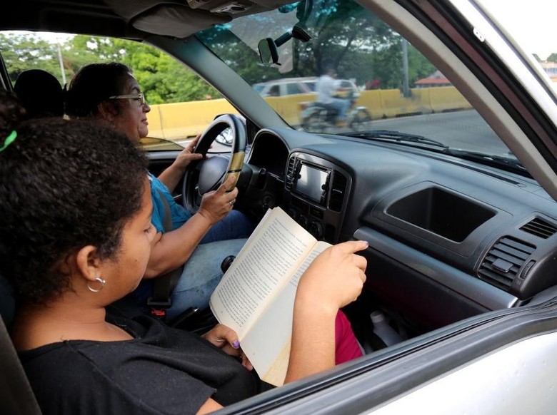 Isi Perjalanan Mudik dengan Baca 6 Buku Rekomendasi detikHOT Foto: Getty Images Isi Perjalanan Mudik dengan Baca 6 Buku Rekomendasi detikHOT Foto: Getty Images