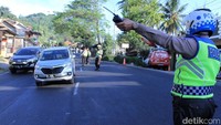 Untuk kendaraan yang mengarah ke Limbangan sendiri, hanya kendaraan umum dan sepeda motor yang dapat melintas, sedangkan kendaraan pribadi dialihkan ke arah Kadungora.