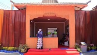 Ada 5 rumah adat yang berdiri di sekitar pos pelayanan Gresik, yaitu Rumah Gadang (Sumatera Barat), Joglo (Jatim), Rumah Banjar (Kalimantan), Rumah Bugis (Sulawesi), dan Honai (Papua).