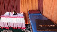 Di dalam kelima rumah adat tersebut terdapat sejumlah fasilitas bagi para pemudik yang melintasi Gresik. Salah satunya adalah pos pelayanan kesehatan.