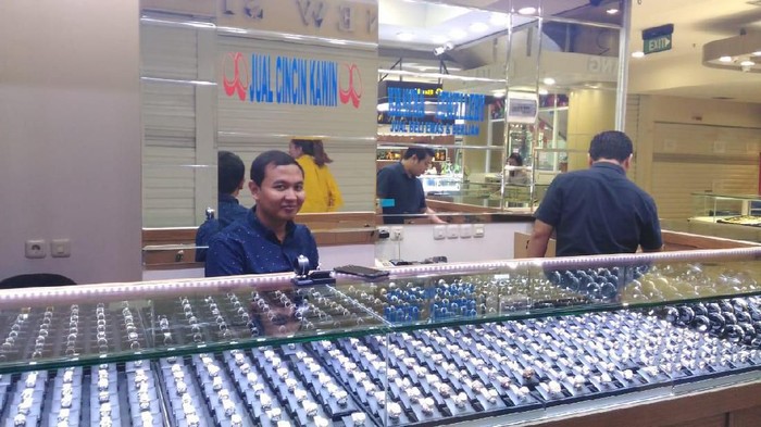 Pedagang Sebut Penjualan Emas Tahun Ini Lesu 6782