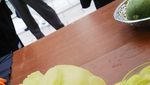 Bikin Kagum! Seniman Jepang Bikin Seni Pahatan Buah yang Keren Banget