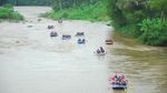 Foto: Mudik ke Banjarnegara Coba Main Arung Jeram