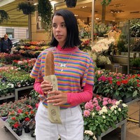 Orang-orang dewasa benar-benar menertawaiku karena apa yang terjadi pada brand-ku. Aku berusia 18 dan masih belajar. Sekali lagi, brand tidak mau mengambil pesanan pertama dan aku tahu itu. Aku tidak pernah berekspektasi untuk menjual habis hanya karena aku punya banyak follower. Aku sudah mempelajari kesalahanku dan tidak akan menyerah, tulisnya di Twitter. Foto: Instagram @arii