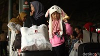 Kepala Stasiun Gambir Rizky Afrida mengatakan, puncak kepadatan penumpang diprediksi terjadi pada 31 Mei dan 1 Juni 2019. 