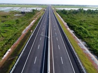 Pamitan, Moeldoko Beberkan 5 Tahun Jokowi Ada MRT-Tol Sumatera