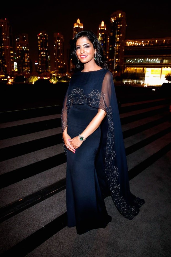 Ameera Al Taweel sendiri juga berasal dari keluarga ningrat. Ayahnya adalah Aidan bin Nayef Al-Taweel Al-Otaibi, yang masih bagian dari keluarga Kerajaan Arab Saudi. Namun Ameera tak telalu dekat dengan ayahnya karena kedua orangtuanya bercerai. Dia dibesarkan oleh ibunya dan neneknya di Riyadh. Foto: Dok. Getty Images, Instagram