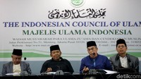 Di momen lebaran ini, MUI juga menghimbau kepada masyarakat untuk tetap menjaga kohesi sosial, memelihara perdamaian, memperkuat dan memperkokoh ikatan dan hubungan antar sesama saudara.