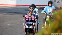 Selain itu, pemerintah pun mulai menggalakan program mudik untuk motor sehingga para pemudik yang ingin membawa kendaraan pribadi tetap dapat membawa kendaraannya lewat program tersebut.